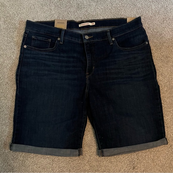 Levi’s Jean Shorts - Picture 2 of 5